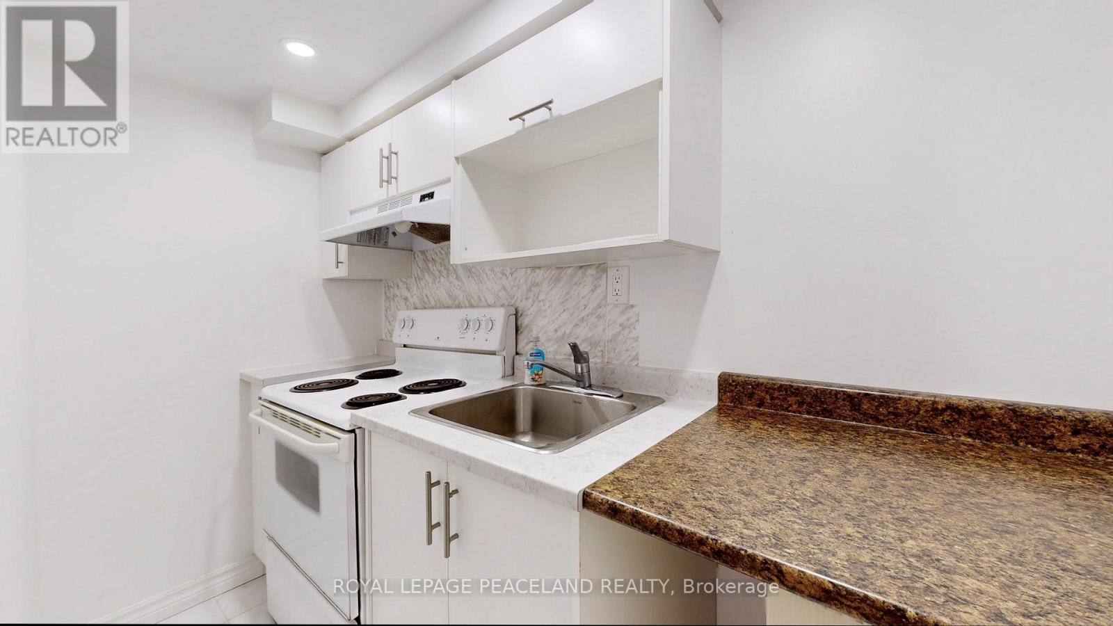 Photo 42 of 16 Lealinds Road, Vaughan ON