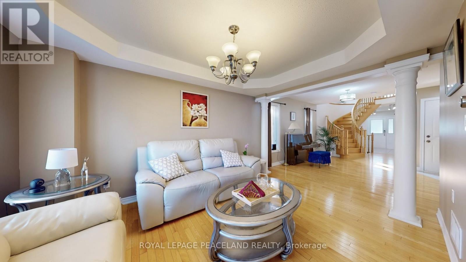 Photo 6 of 16 Lealinds Road, Vaughan ON