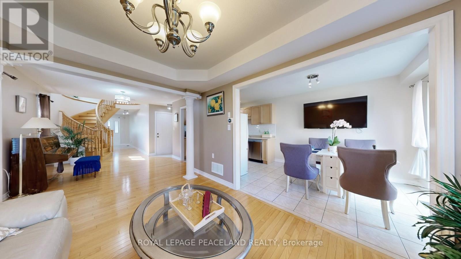 Photo 7 of 16 Lealinds Road, Vaughan ON