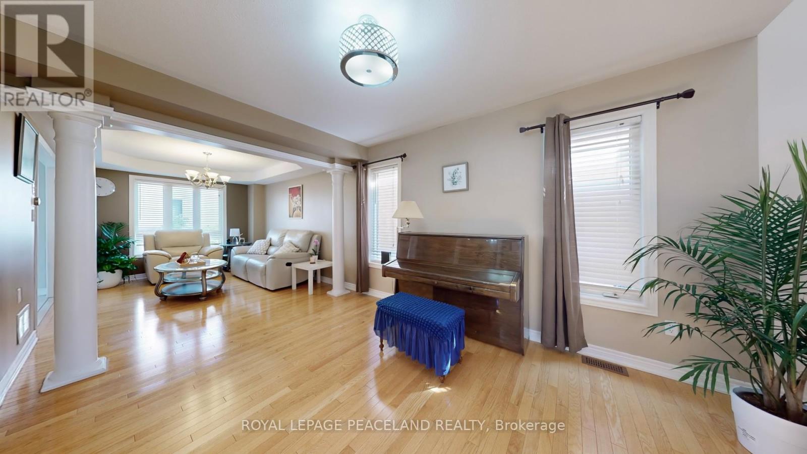 Photo 9 of 16 Lealinds Road, Vaughan ON