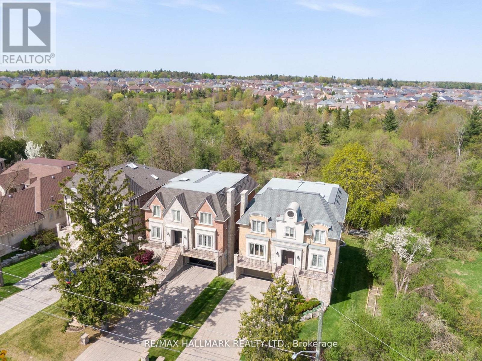 Photo 20 of 4 A Long Hill Drive, Richmond Hill ON