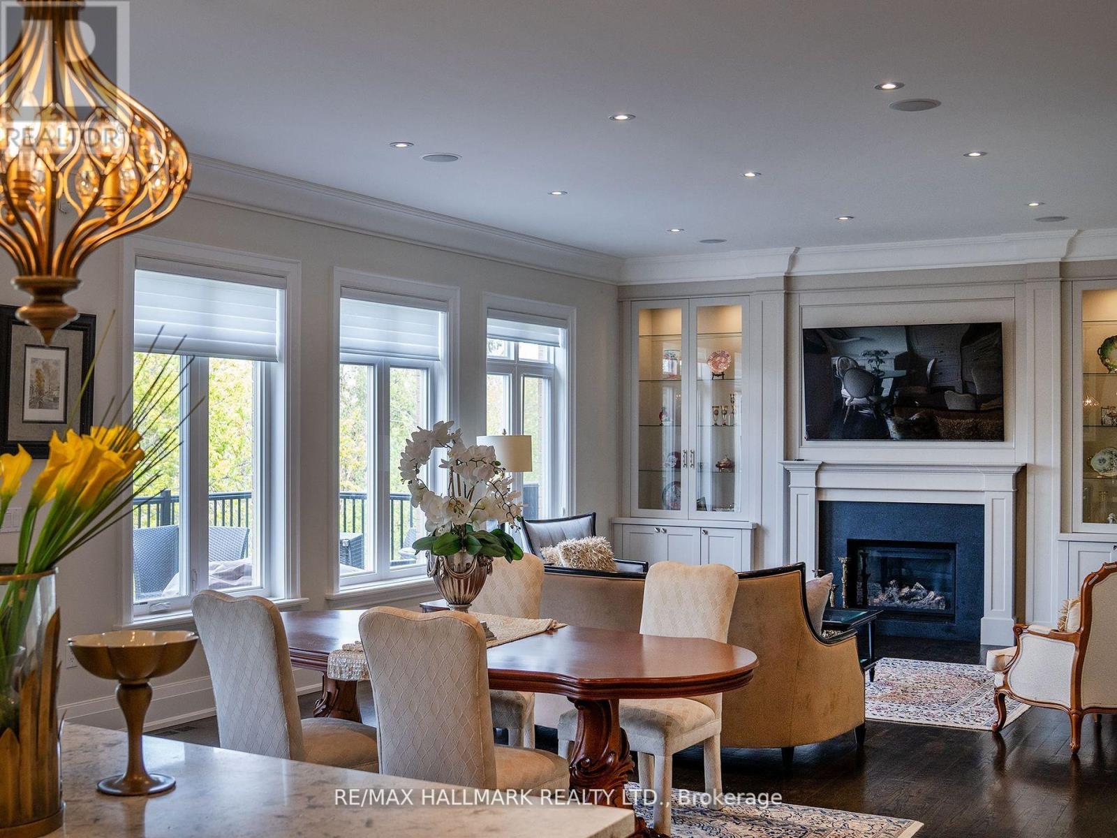 Photo 35 of 4 A Long Hill Drive, Richmond Hill ON