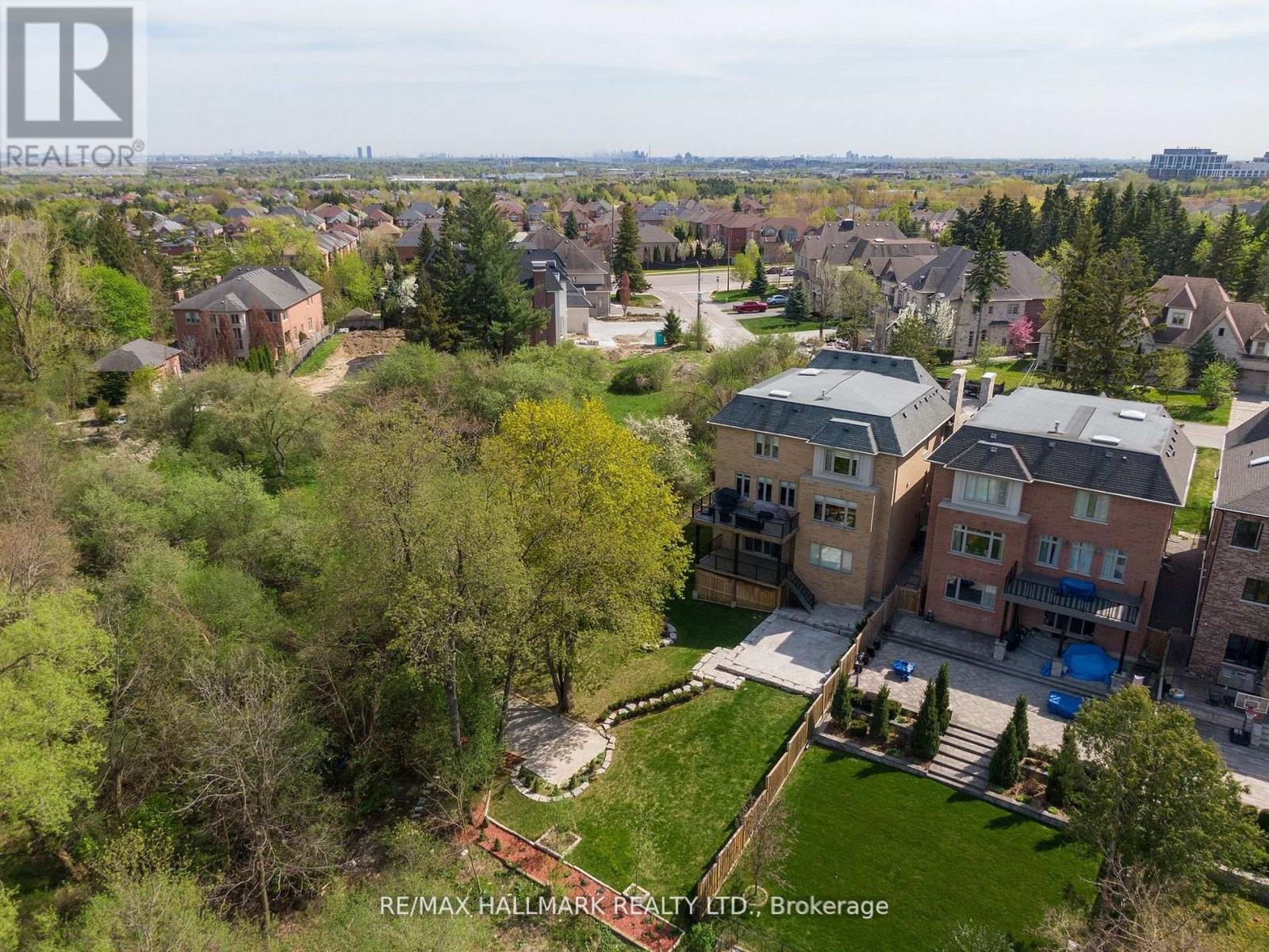 Photo 19 of 4 A Long Hill Drive, Richmond Hill ON