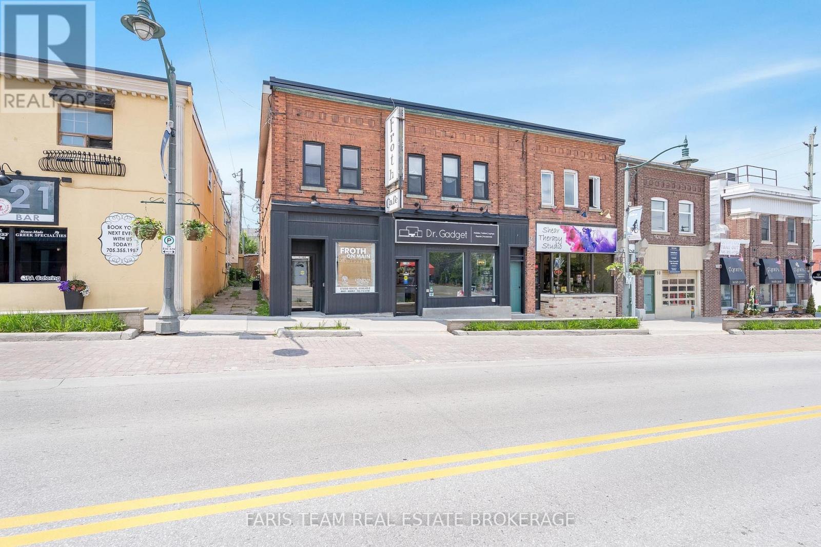 Photo 35 of 102 Main Street, Penetanguishene ON