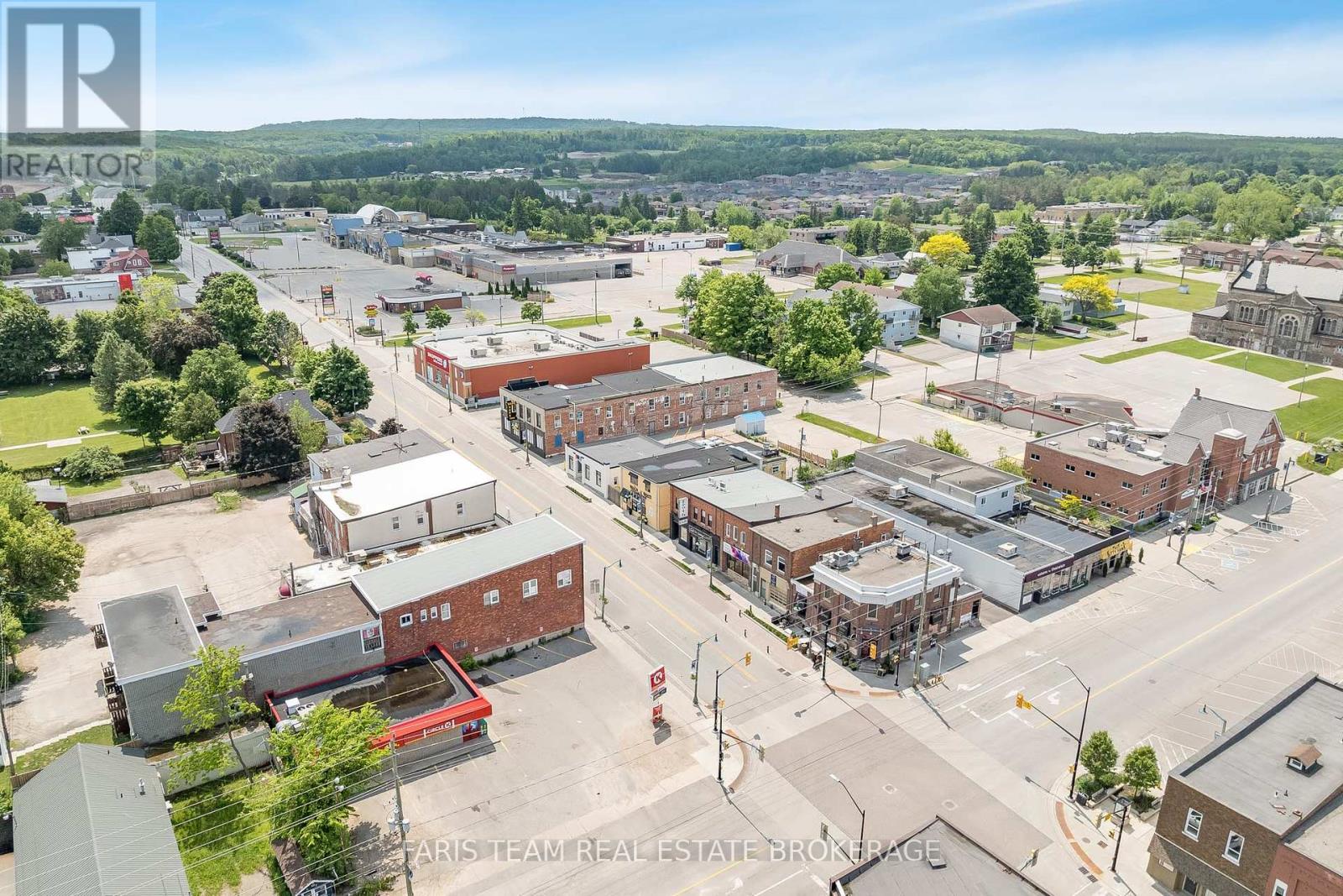 Photo 40 of 102 Main Street, Penetanguishene ON