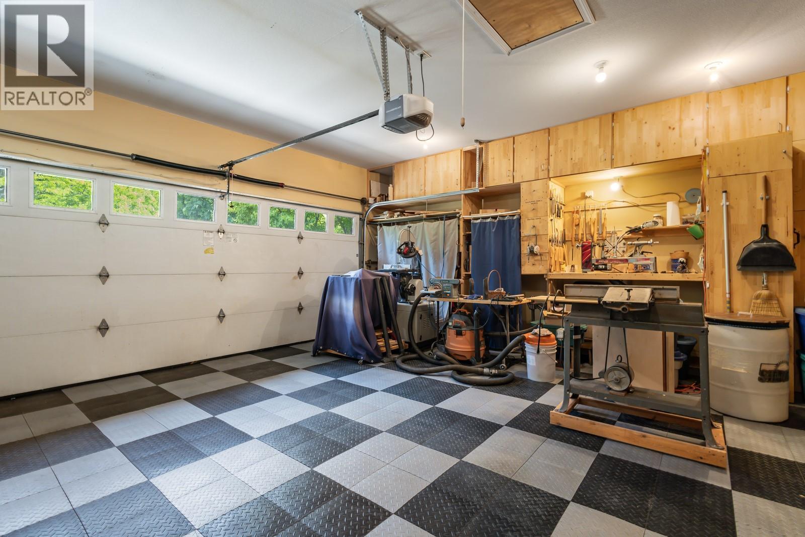  5046 South Ridge Drive, Kelowna