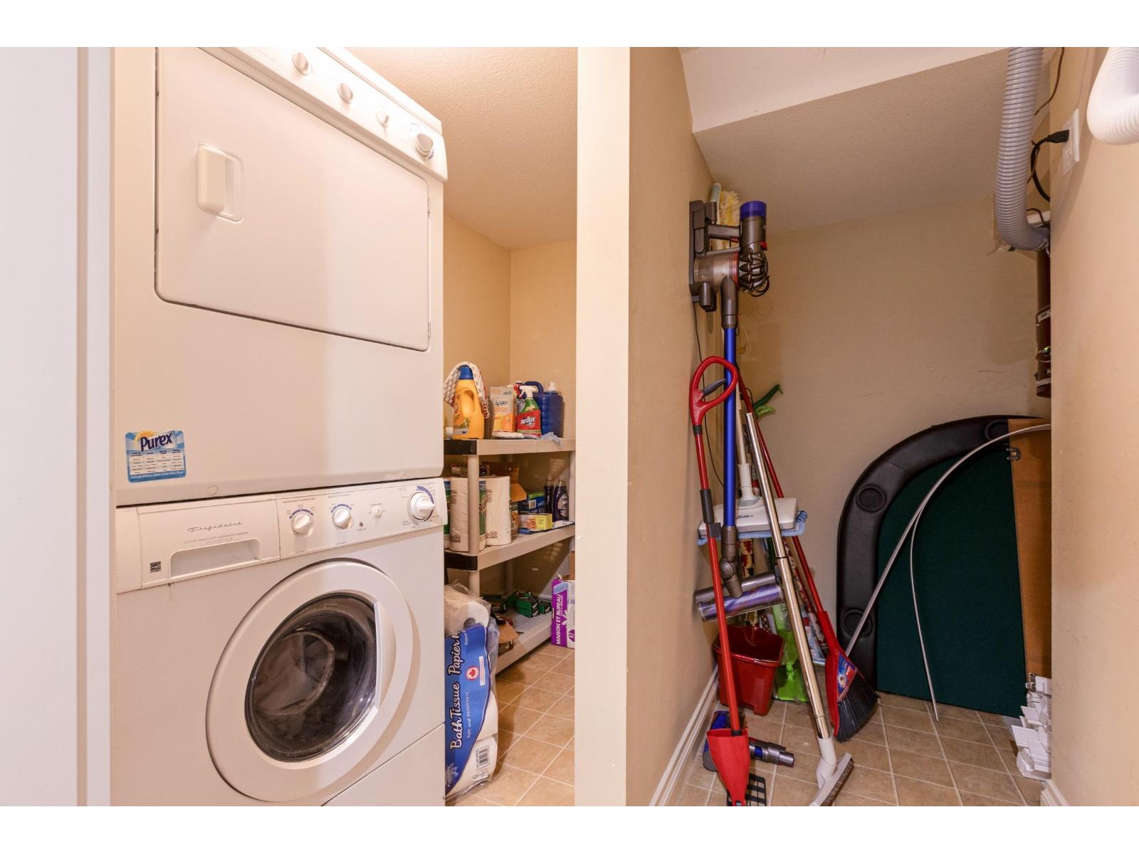 Photo 10 of 7014 179 A Street, Surrey BC