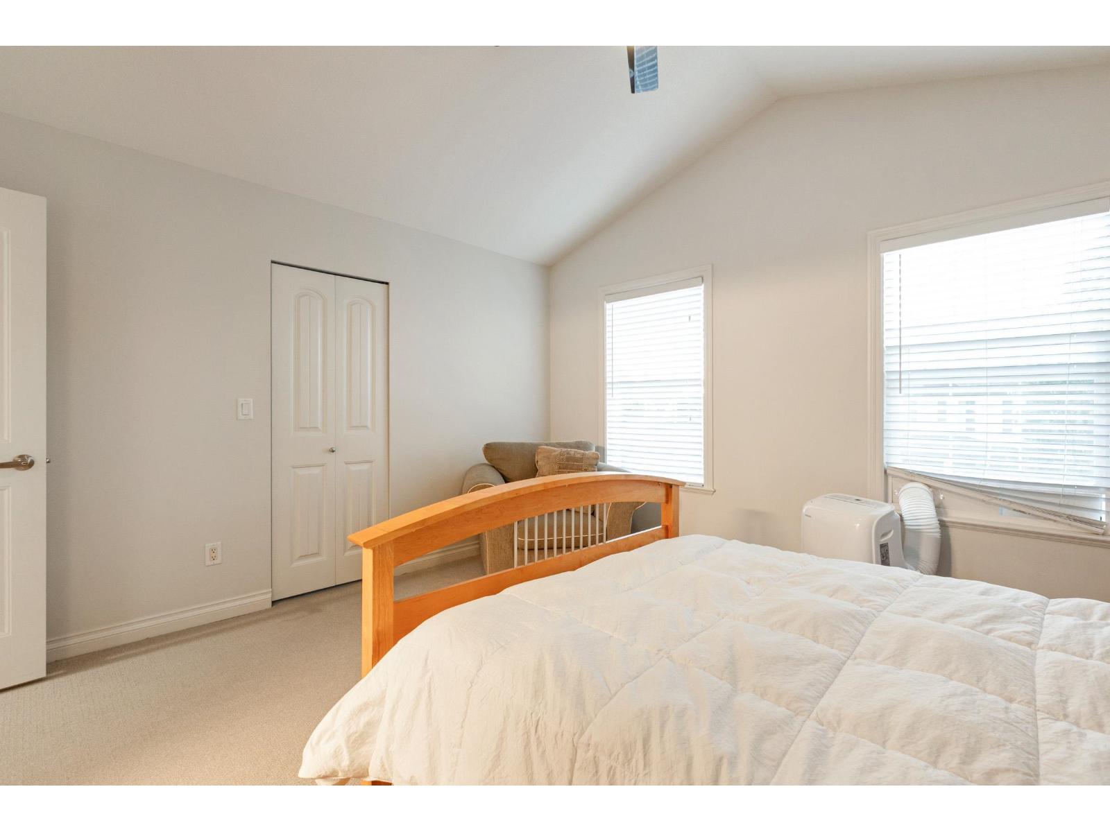 Photo 5 of 7014 179 A Street, Surrey BC