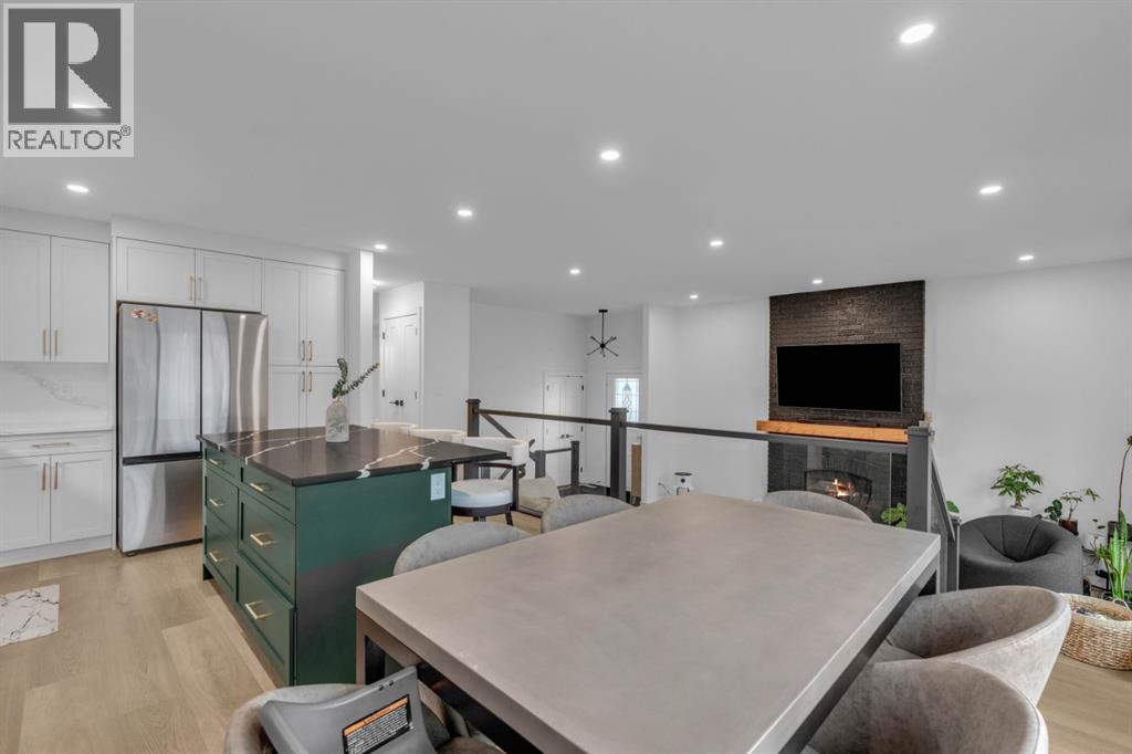Single Family House 4 Level for Sale in  Bermuda Way NW Beddington Heights Calgary 