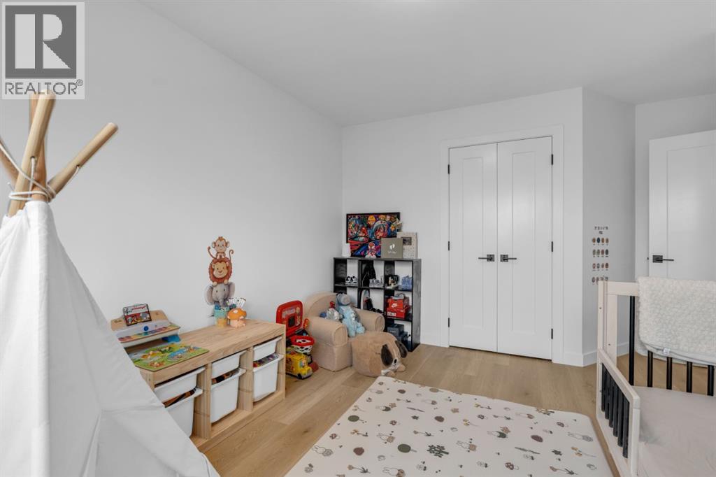 Single Family House 4 Level for Sale in  Bermuda Way NW Beddington Heights Calgary 