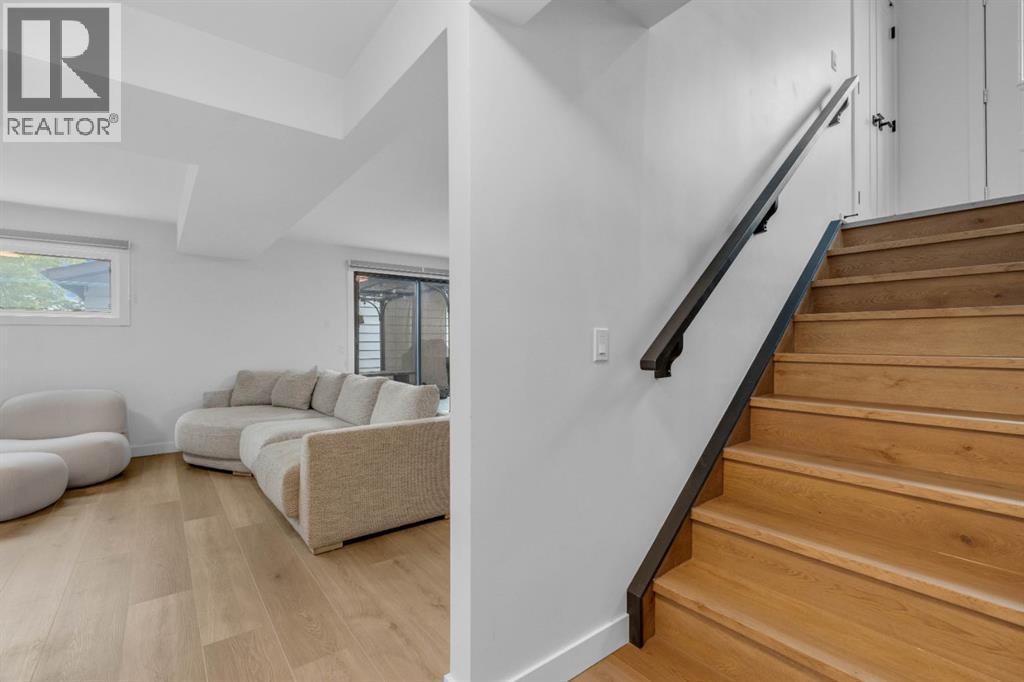 Single Family House 4 Level for Sale in  Bermuda Way NW Beddington Heights Calgary 