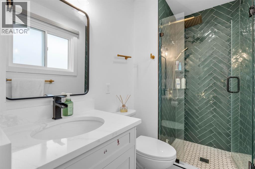 Single Family House 4 Level for Sale in  Bermuda Way NW Beddington Heights Calgary 