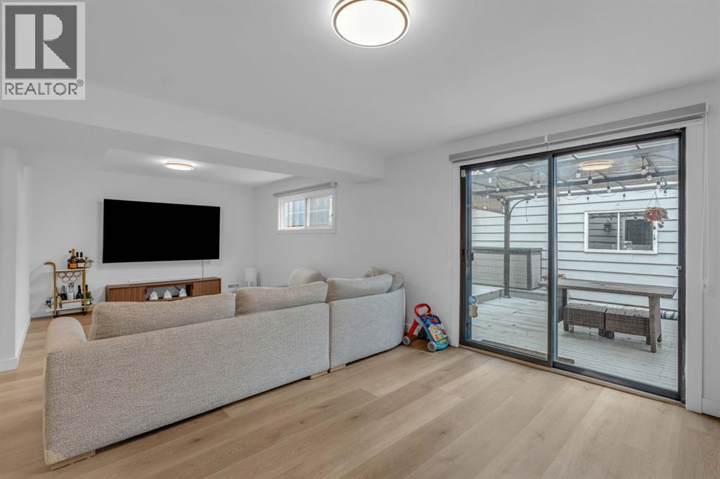 Single Family House 4 Level for Sale in  Bermuda Way NW Beddington Heights Calgary 