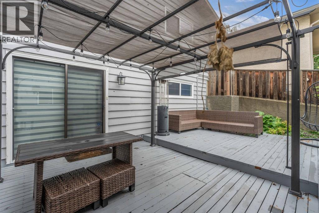 Single Family House 4 Level for Sale in  Bermuda Way NW Beddington Heights Calgary 