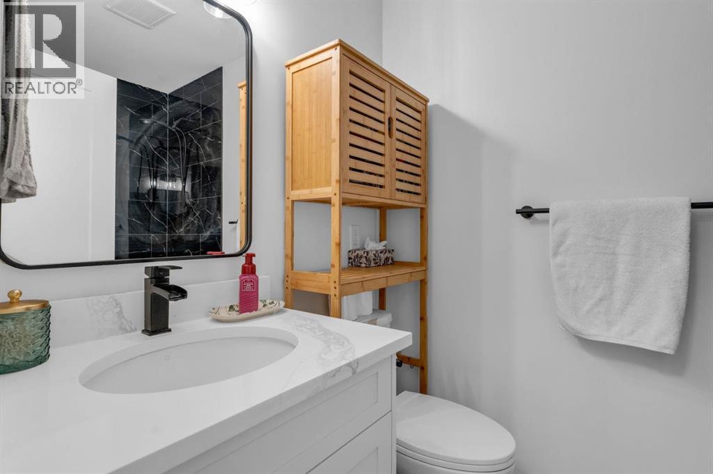 Single Family House 4 Level for Sale in  Bermuda Way NW Beddington Heights Calgary 