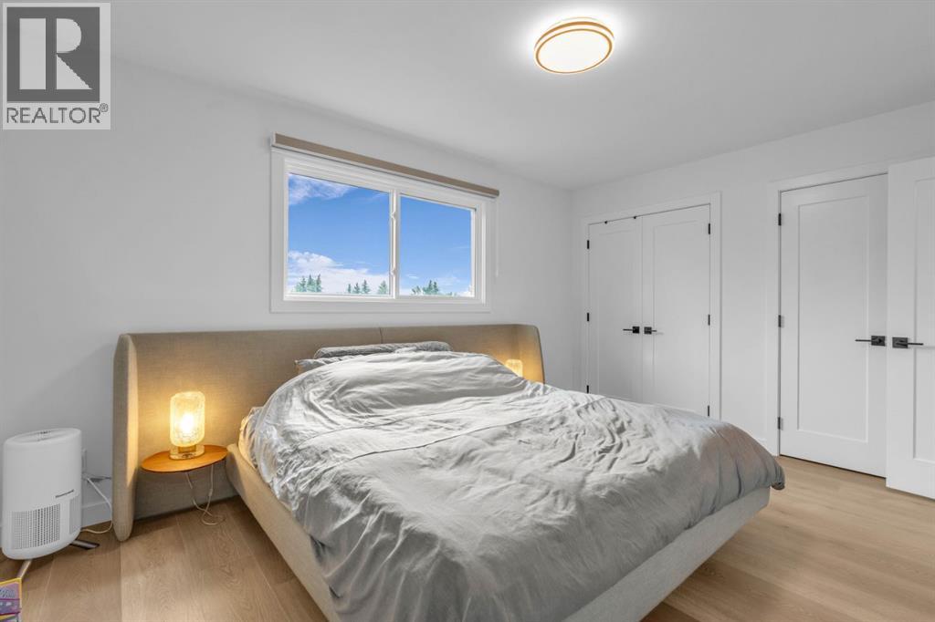 Single Family House 4 Level for Sale in  Bermuda Way NW Beddington Heights Calgary 