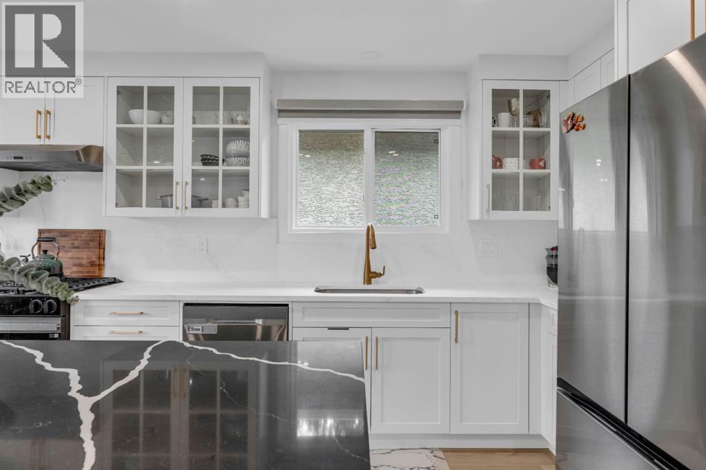 Single Family House 4 Level for Sale in  Bermuda Way NW Beddington Heights Calgary 