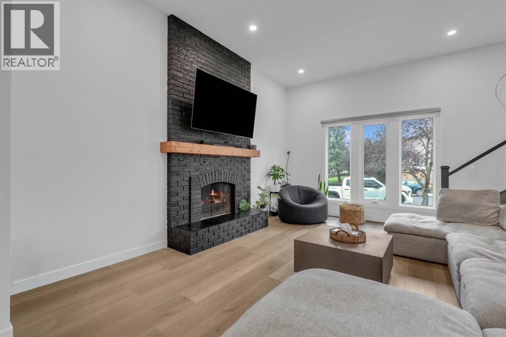 Single Family House 4 Level for Sale in  Bermuda Way NW Beddington Heights Calgary 