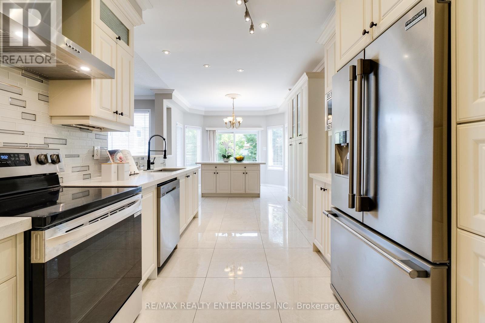 Photo 23 of 3256 Escada Drive, Mississauga ON