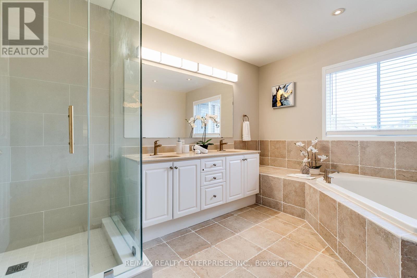 Photo 37 of 3256 Escada Drive, Mississauga ON