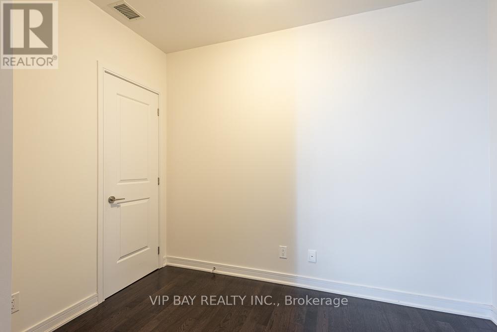 Photo 17 of Nw 817 9201 Yonge Street, Richmond Hill ON