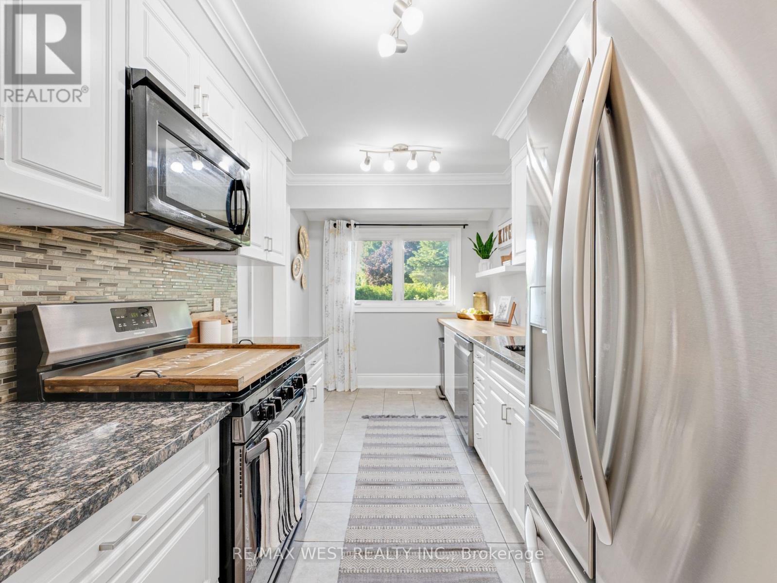 Photo 16 of 149 Ellwood Drive W, Caledon ON