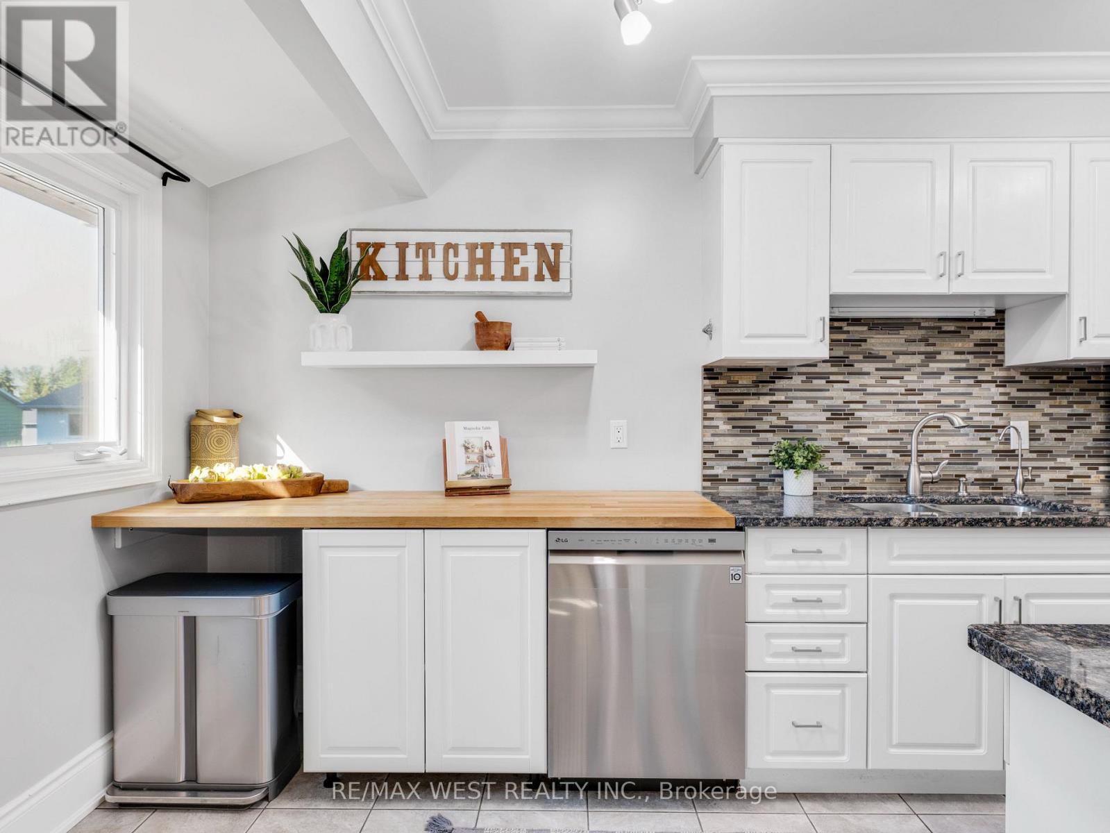 Photo 18 of 149 Ellwood Drive W, Caledon ON