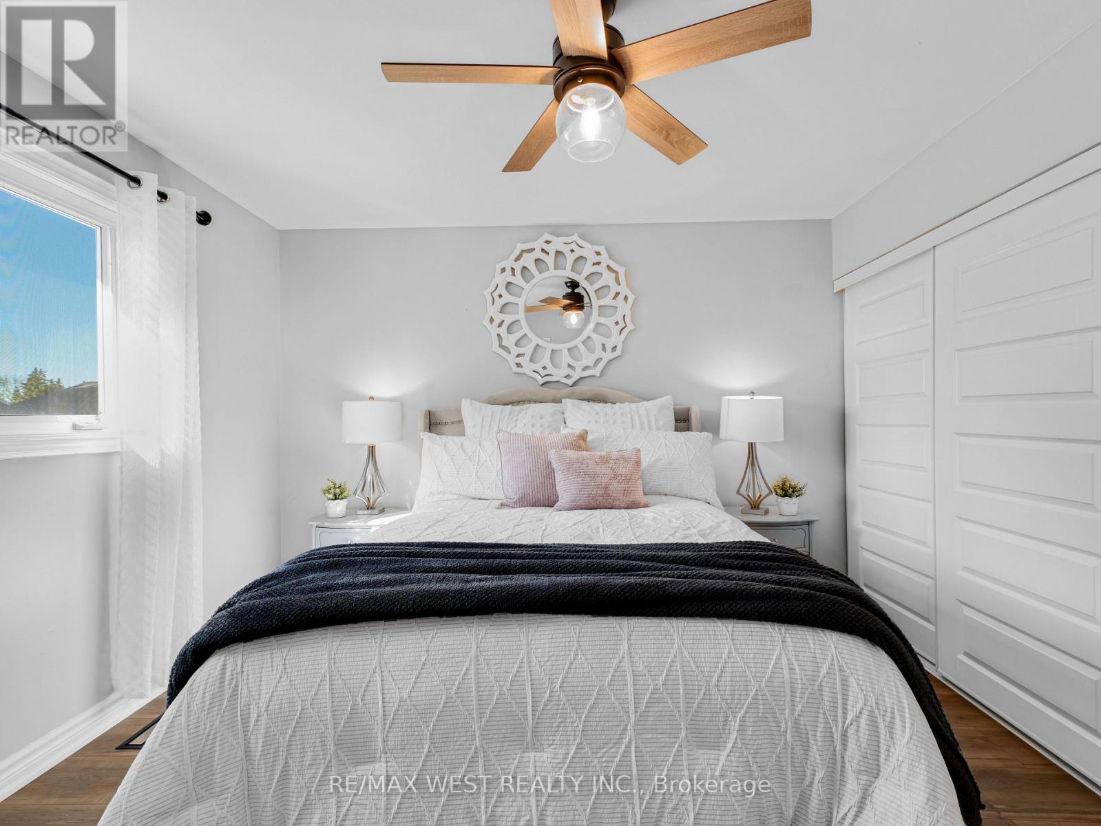 Photo 21 of 149 Ellwood Drive W, Caledon ON