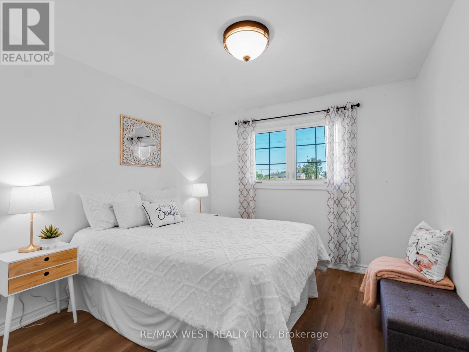 Photo 25 of 149 Ellwood Drive W, Caledon ON