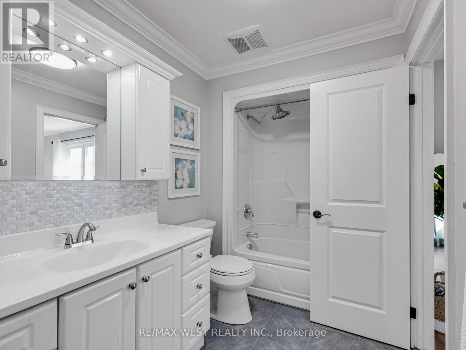 Photo 27 of 149 Ellwood Drive W, Caledon ON