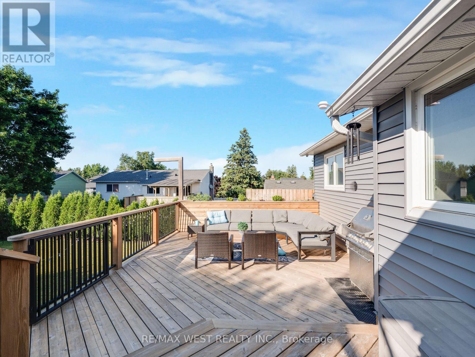 Photo 44 of 149 Ellwood Drive W, Caledon ON