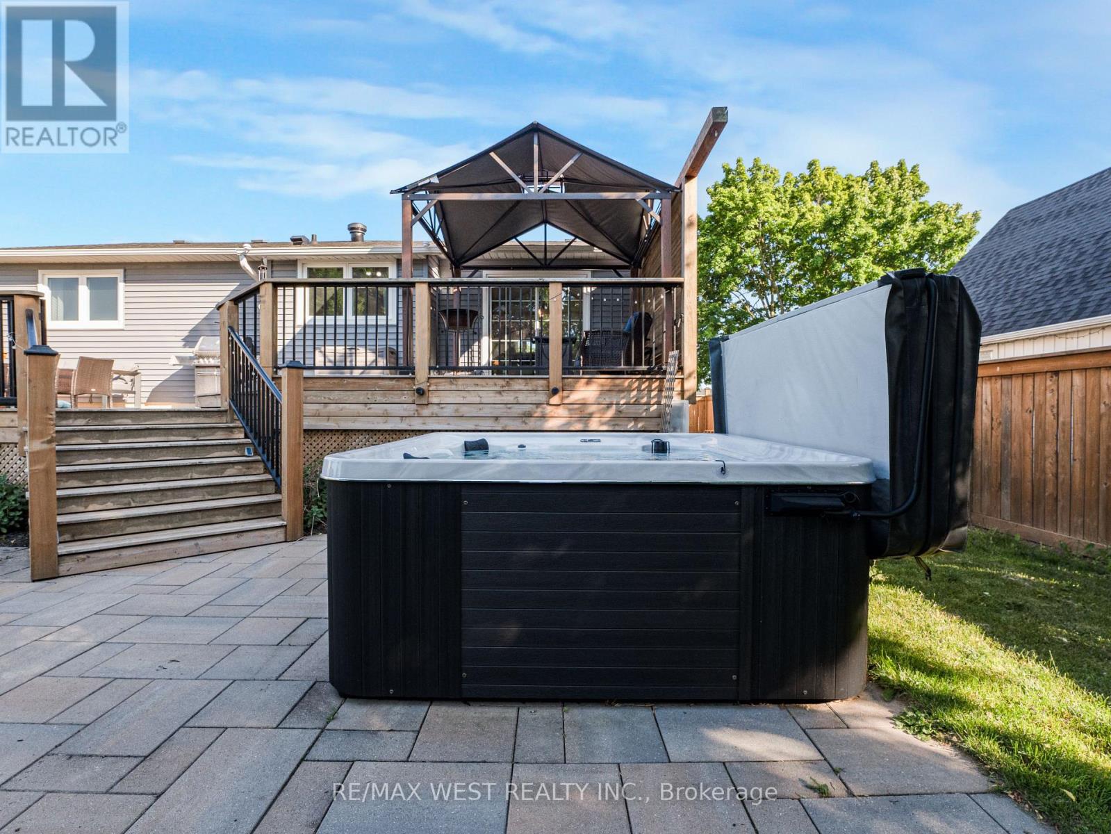 Photo 47 of 149 Ellwood Drive W, Caledon ON