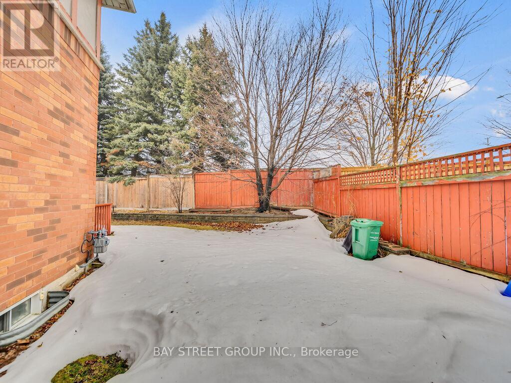 Photo 33 of 97 Quail Feather Crescent, Brampton ON