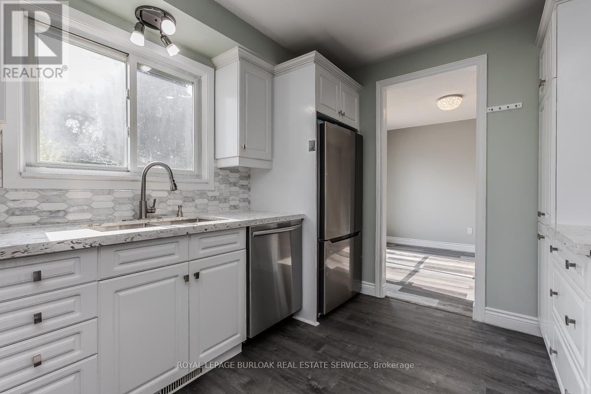 Photo 7 of 2458 Martin Court, Burlington ON