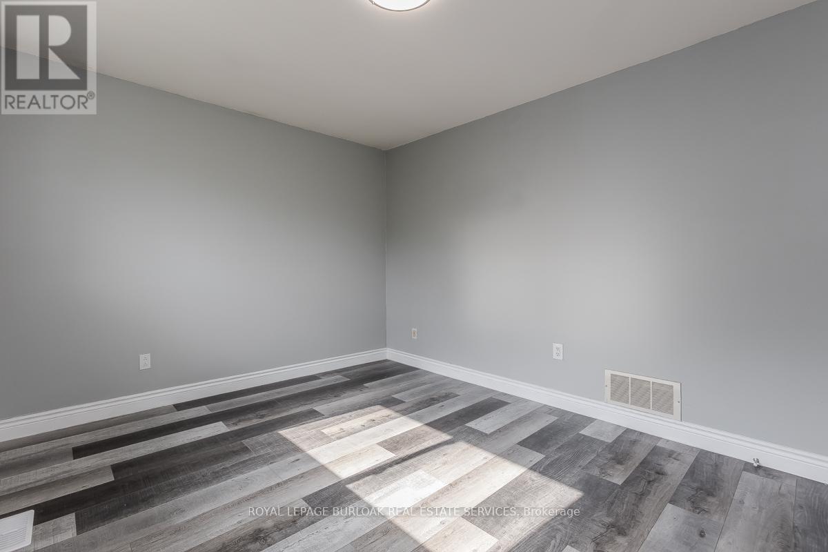 Photo 33 of 2458 Martin Court, Burlington ON