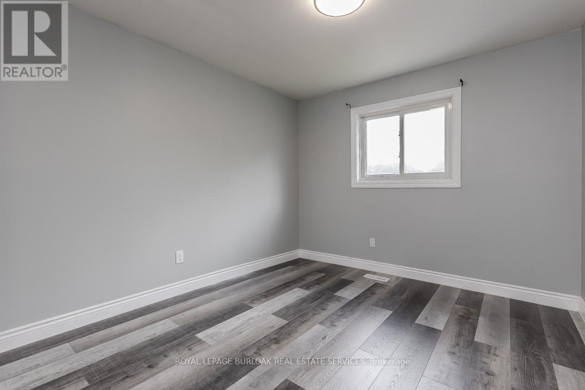 Photo 12 of 2458 Martin Court, Burlington ON