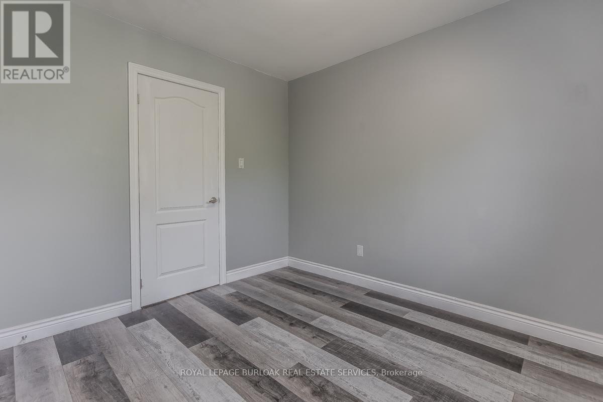 Photo 9 of 2458 Martin Court, Burlington ON