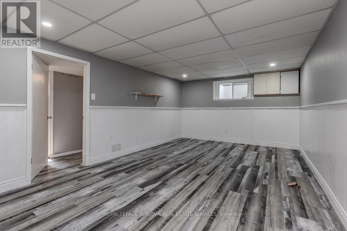 Photo 36 of 2458 Martin Court, Burlington ON