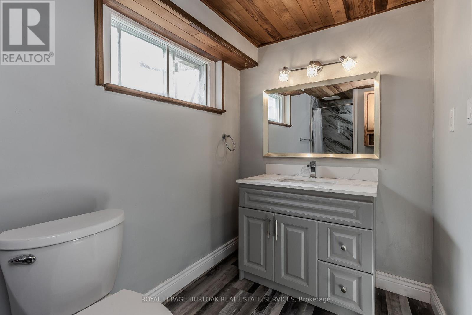 Photo 14 of 2458 Martin Court, Burlington ON