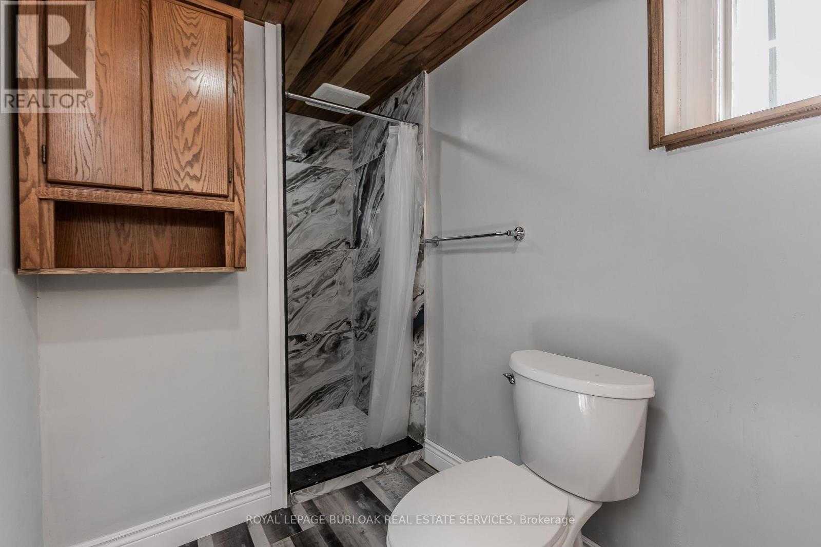 Photo 43 of 2458 Martin Court, Burlington ON