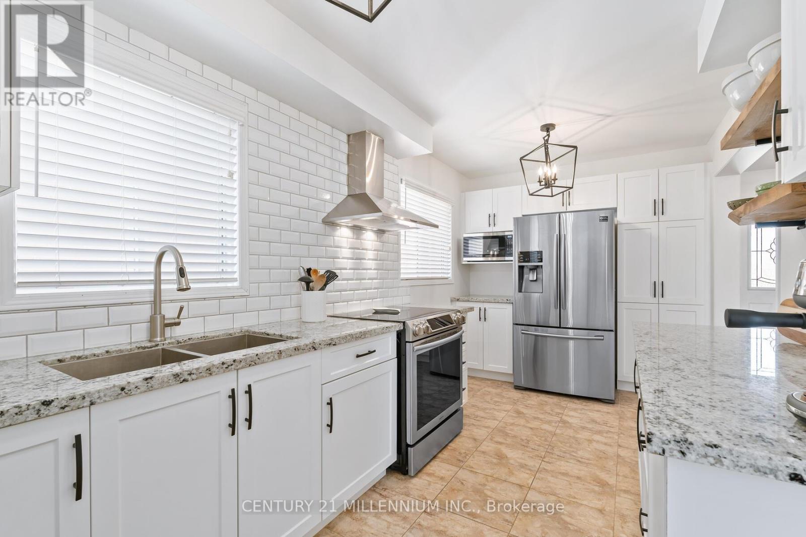 Photo 10 of 506 Taylor Crescent, Burlington ON