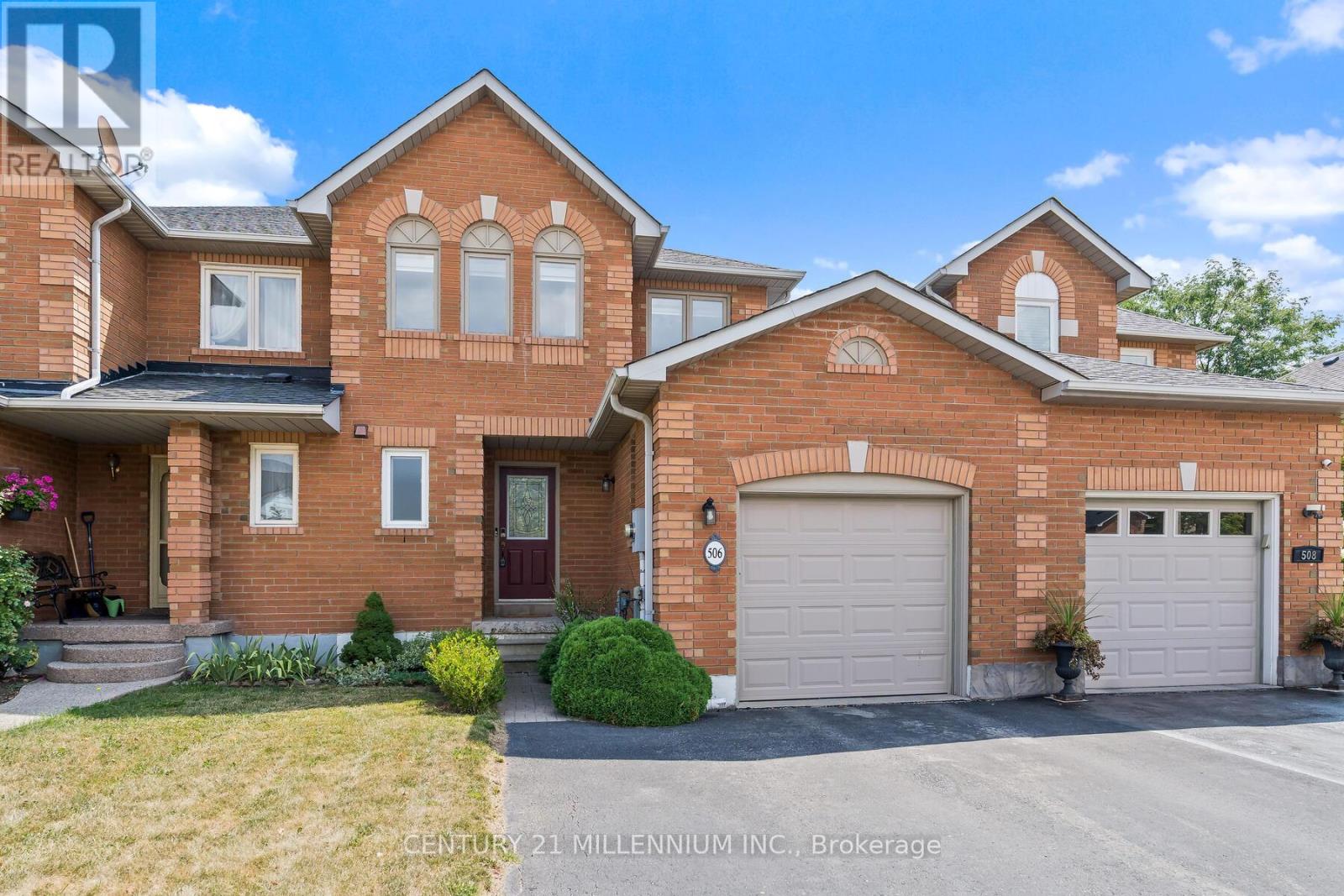 Photo 2 of 506 Taylor Crescent, Burlington ON
