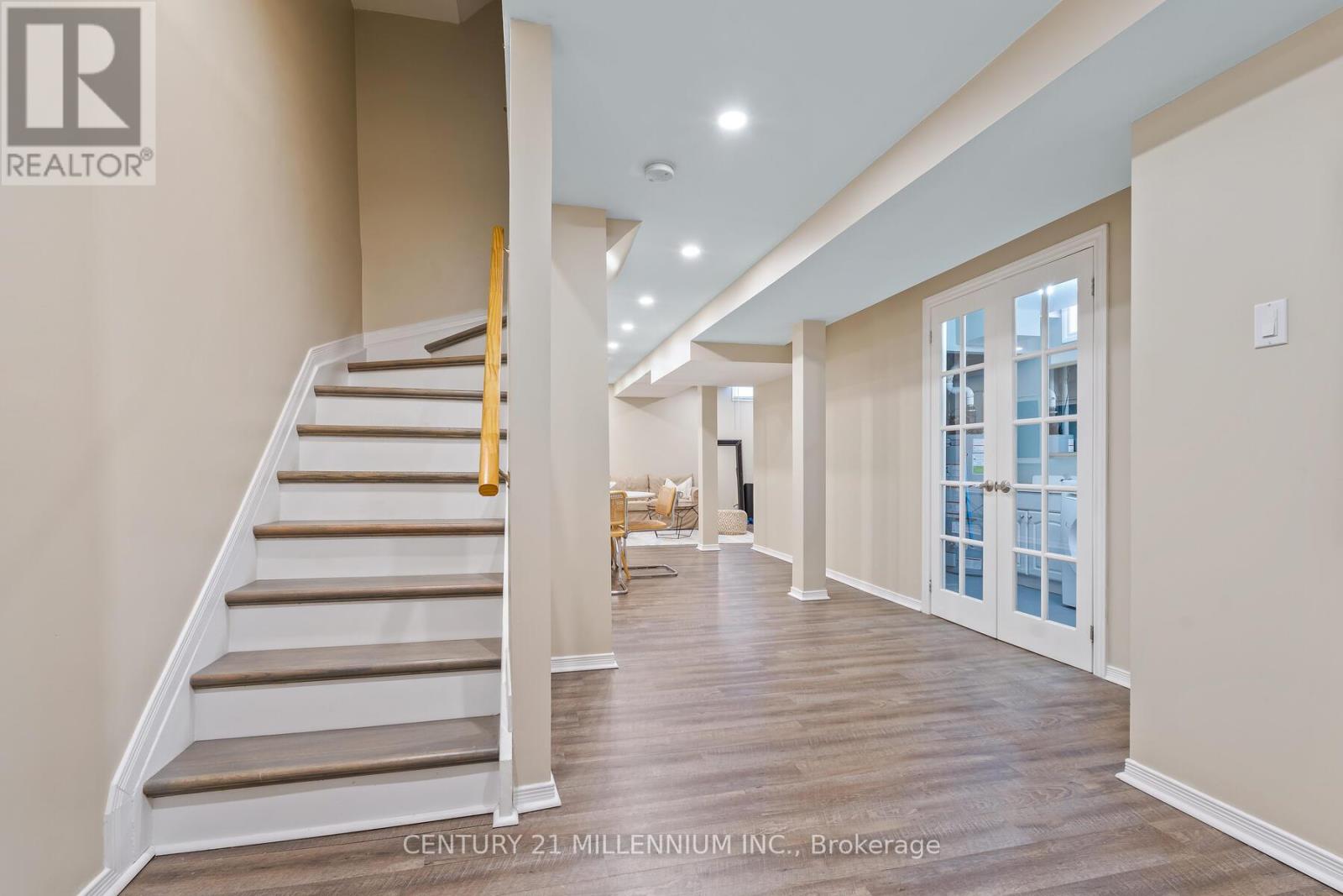 Photo 31 of 506 Taylor Crescent, Burlington ON
