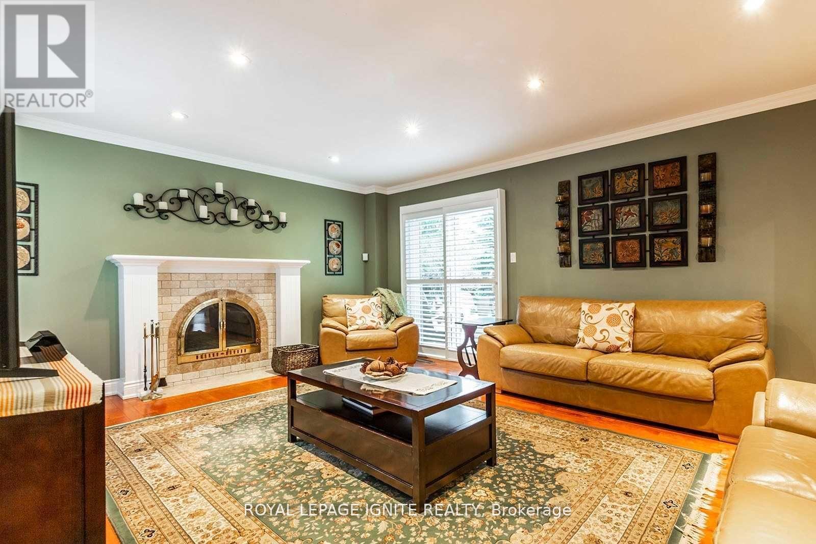 Photo 17 of 16 Chalmers Court, Brampton ON