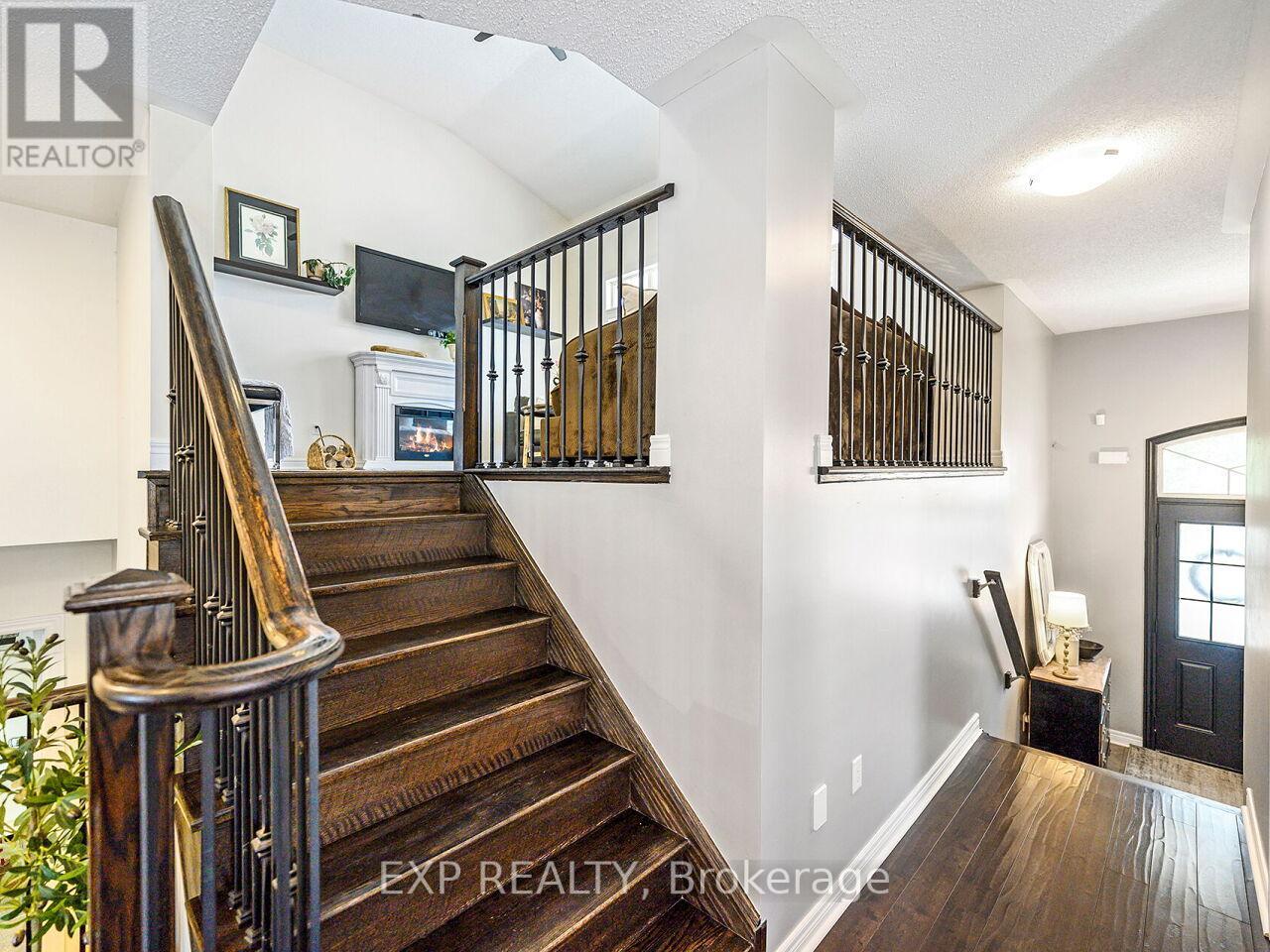 Photo 7 of 171 Giddings Crescent, Milton ON
