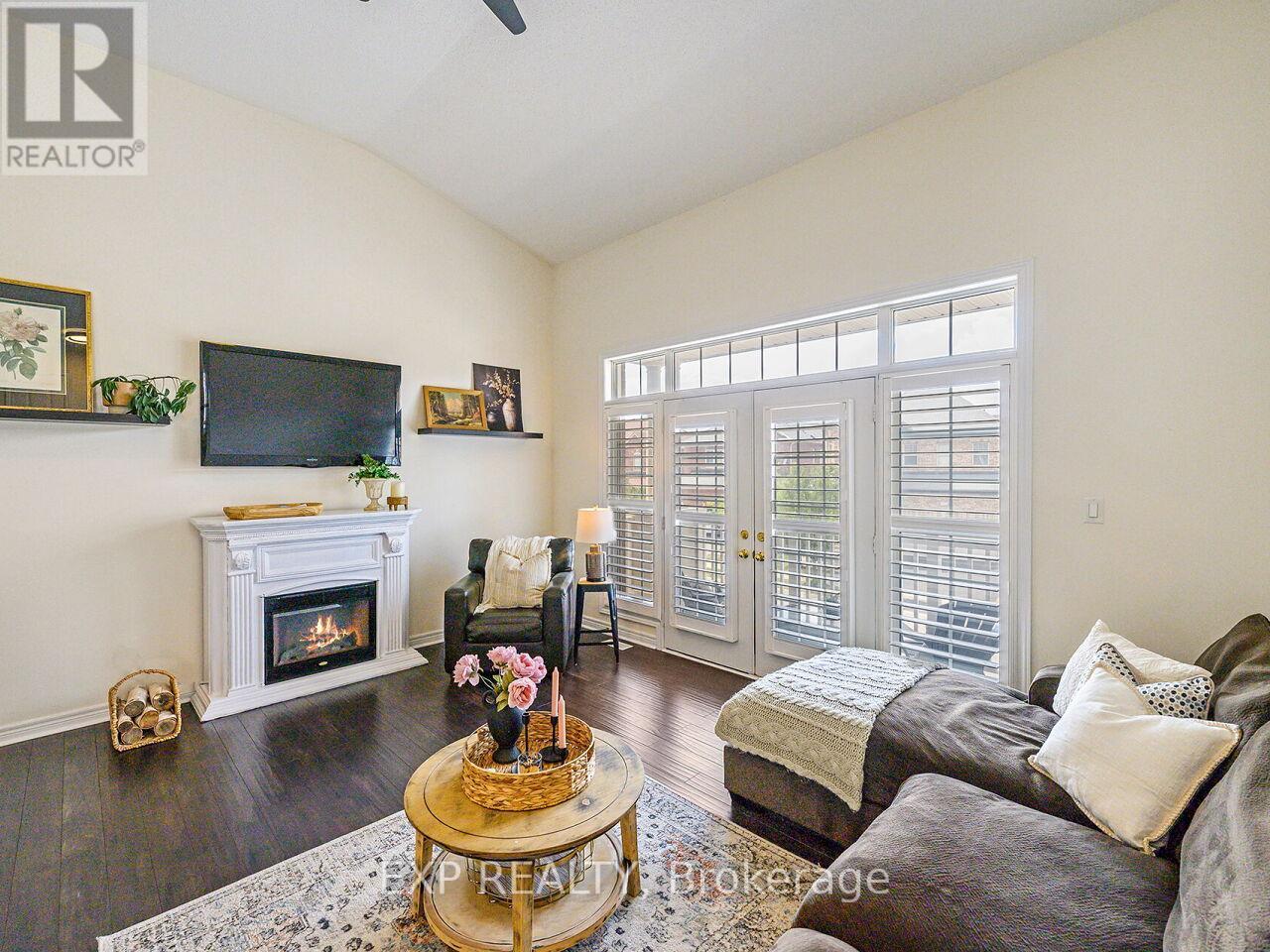 Photo 8 of 171 Giddings Crescent, Milton ON