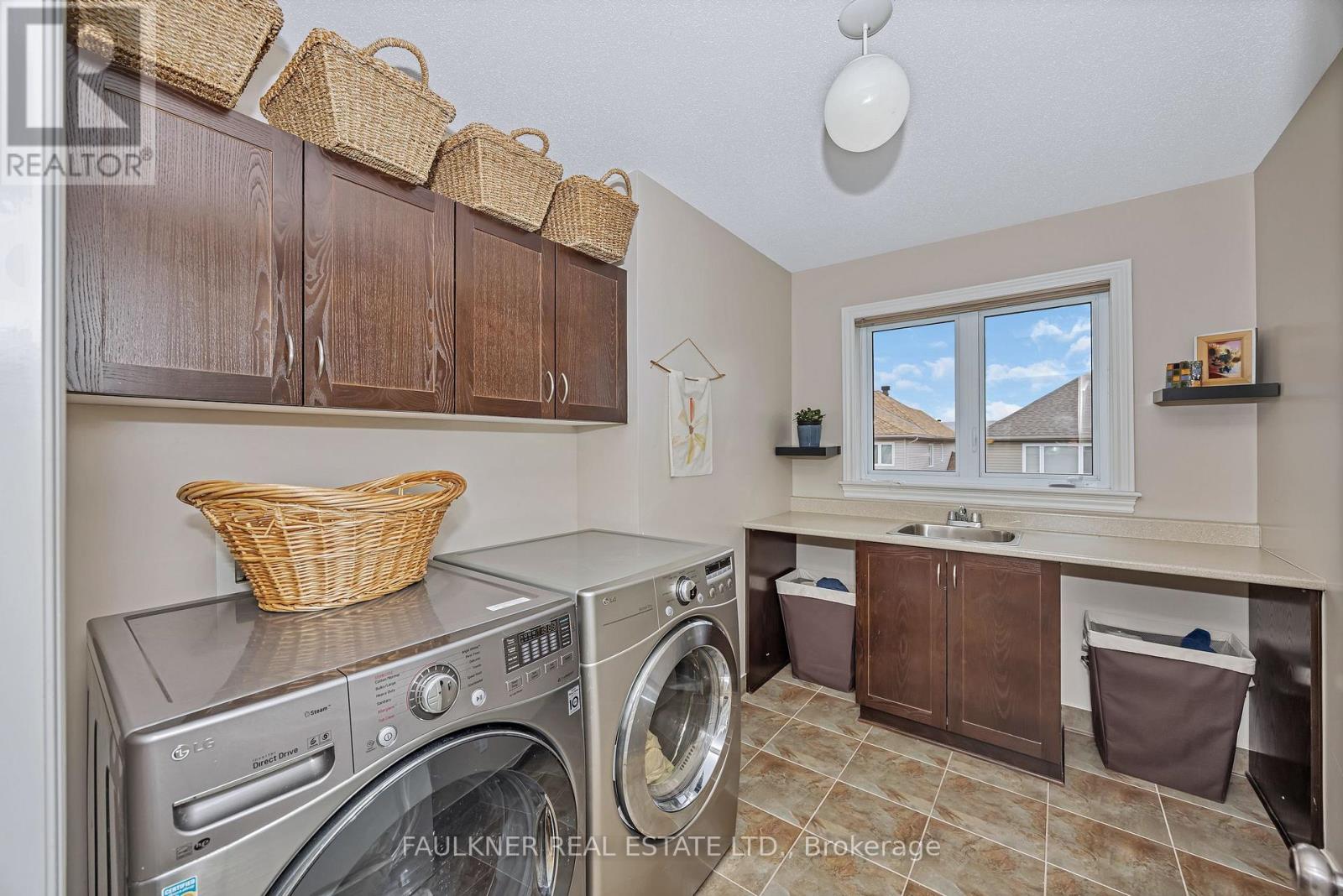 Photo 35 of 197 Flodden Way, Ottawa ON