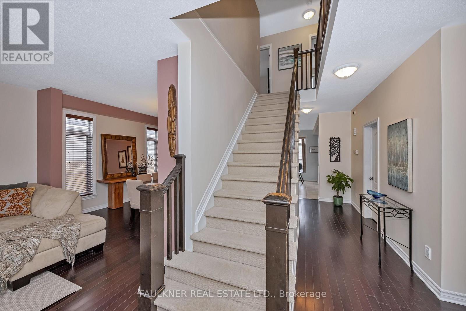 Photo 7 of 197 Flodden Way, Ottawa ON