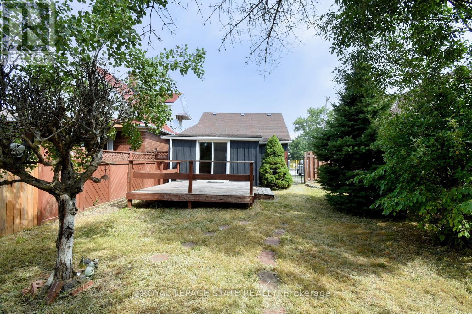 Photo 37 of 120 Clara Street, Thorold ON