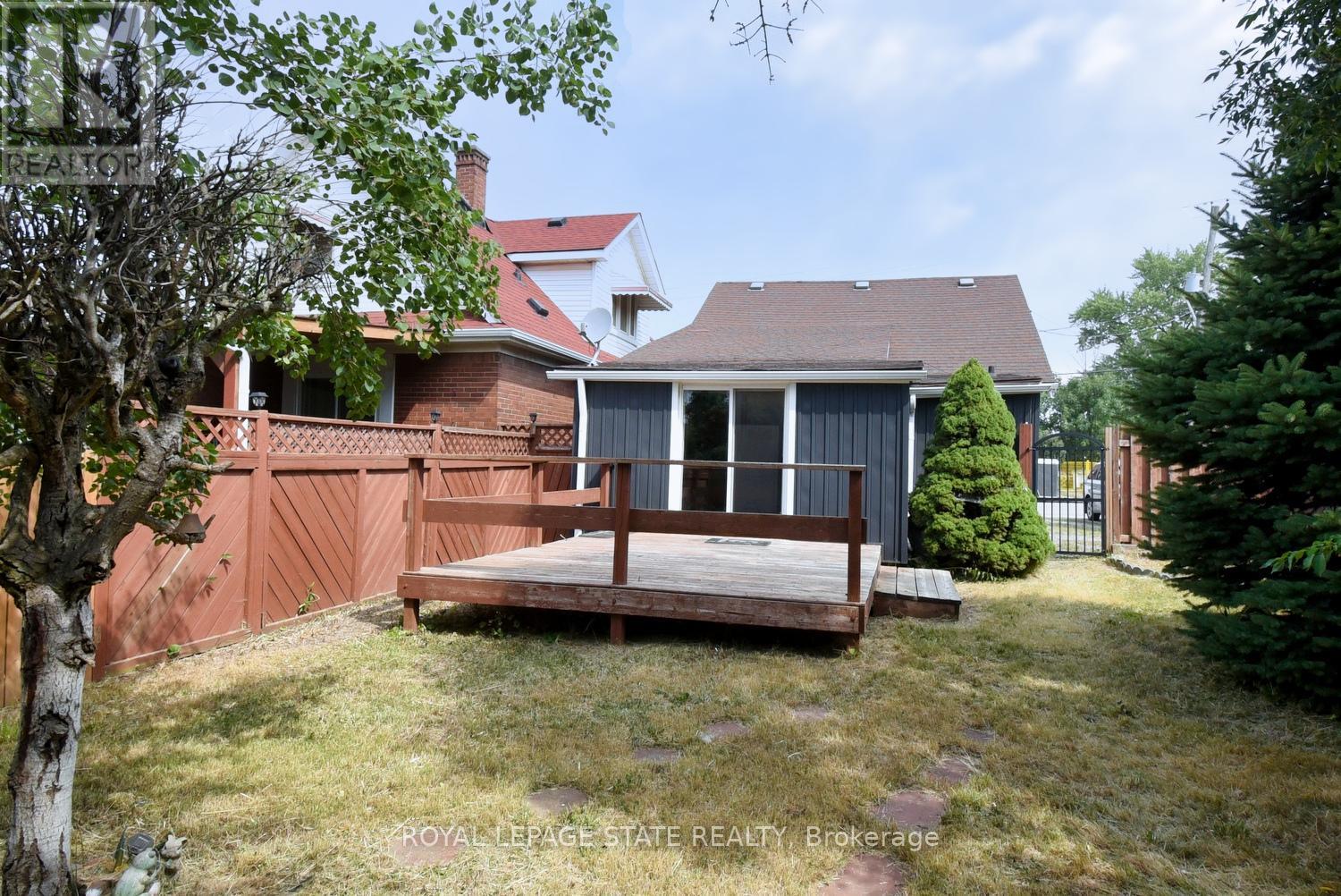 Photo 26 of 120 Clara Street, Thorold ON